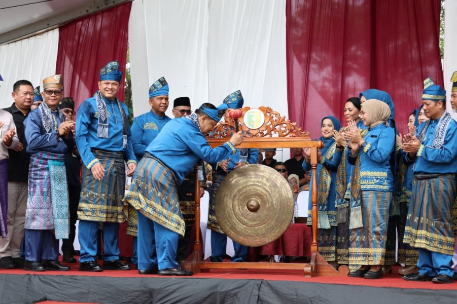 Wakapolda Riau Hadiri Pembukaan Pacu Jalur Kuansing 2026, SF Hariyanto Tekankan Kelestarian Sungai Kuantan