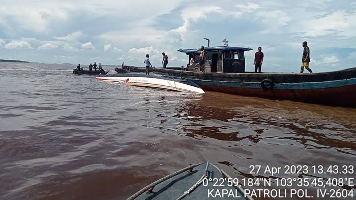 Kapten Kapal SB Evevlyn Calisca 01 dan Asistennya Ditetapkan Jadi Tersangka