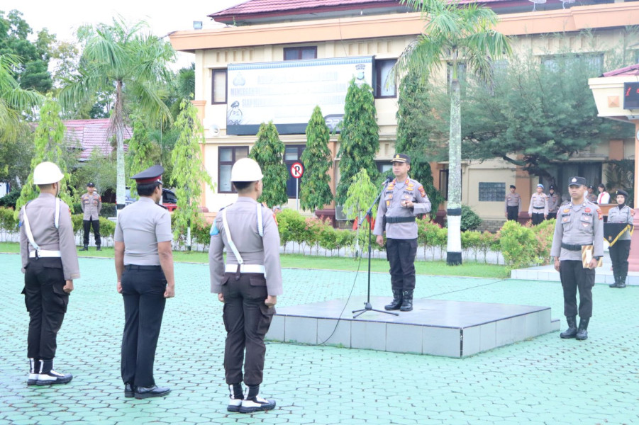 Kapolres Siak Pimpin Upacara PTDH Salah Seorang Personel Polres Siak