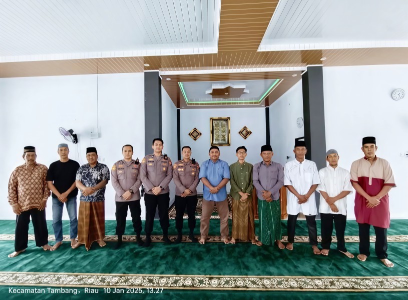 Jama'ah Masjid Ar-Razzaq Rimbo Panjang Ucapkan Terima Kasih kepada Kapolda Riau Irjen. Pol. Iqbal