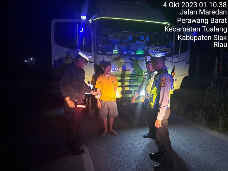 Sopir Truck Yang Nekat Melintasi Jalur Kota Perawang, Kanit Lantas Polsek Tualang : Sudah Diberikan Tindakan